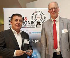 Innovator of the year award hand-over (photo)