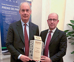 Italian National Innovation Award trophy hand-over (photo)